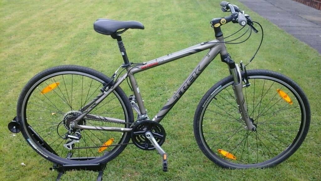 trek 7100 hybrid bike